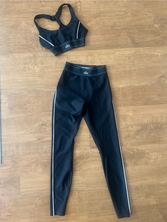 ALO Yoga Pants - ALO Yoga Black Leggings and matching Sports Bra with White Side Piping